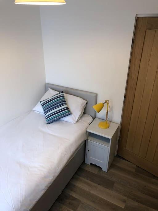 Coastal Bungalow, Sleeps 5 And Ideal For Walkers Amlwch Exterior foto